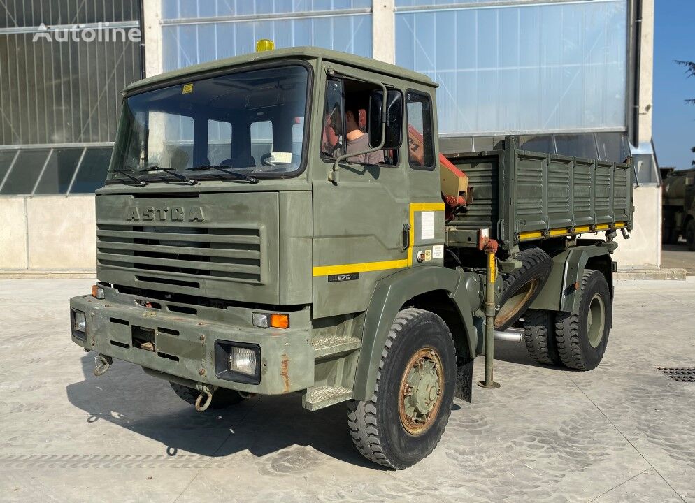 камион со рамна платформа Astra BM20FZ