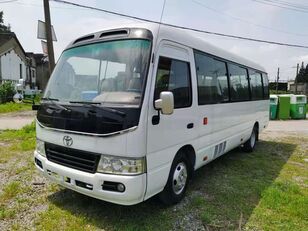 школскиот автобус TOYOTA coaster bus Diesel engine good condition Low price 30 seats